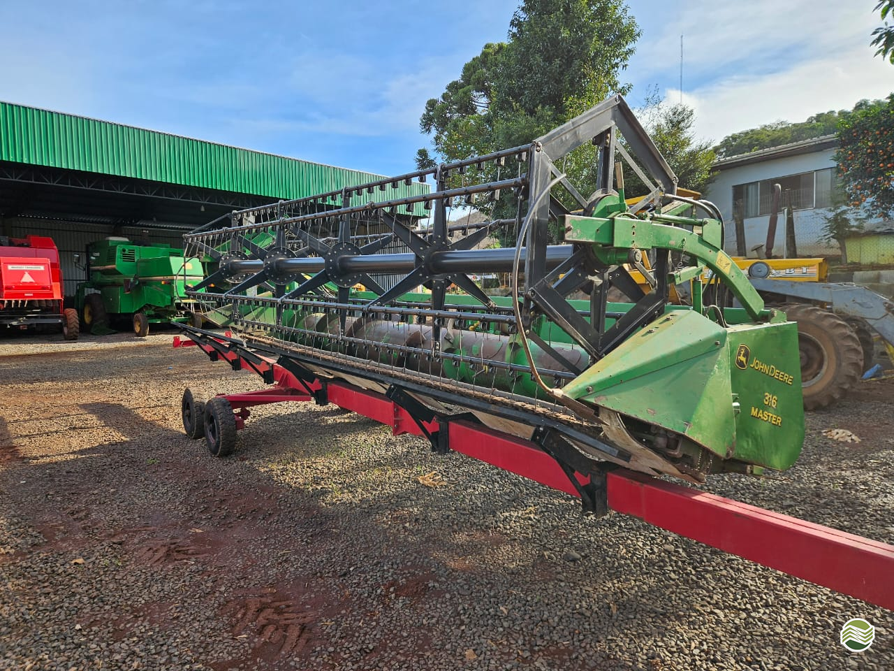 PLATAFORMA COLHEITADEIRA JOHN DEERE SERIE 300 Pessette Máquinas Agrícolas CHOPINZINHO PARANÁ PR